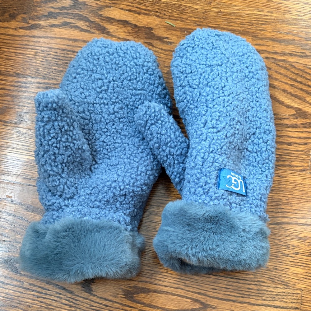 Blue faux Shearling Mittens - Picture 6 of 6